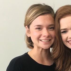 Meet your Posher, Halli